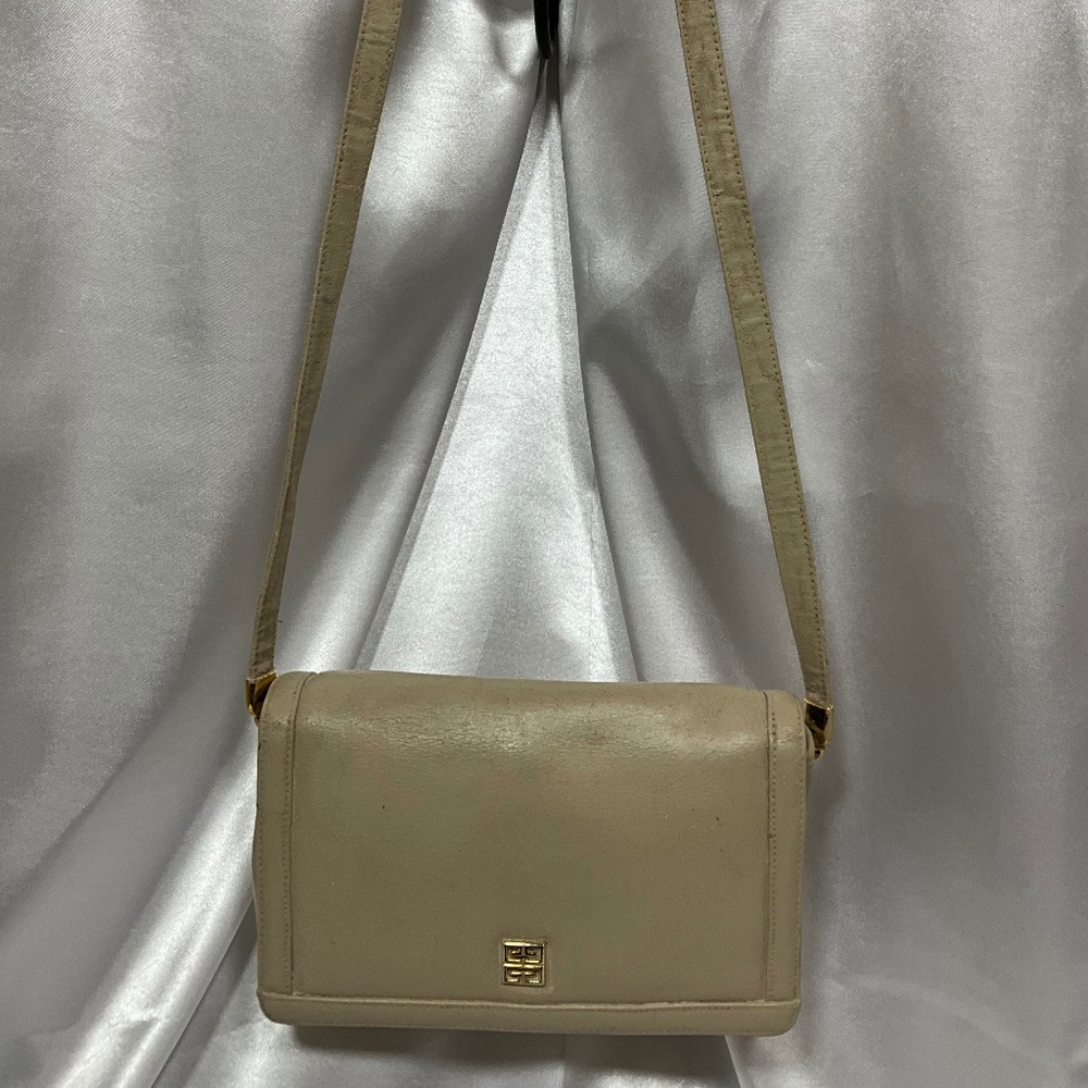 Givenchy beige crossbody. 9-H4c